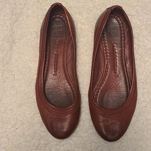 Frye ballet flat burgundy size 6.5